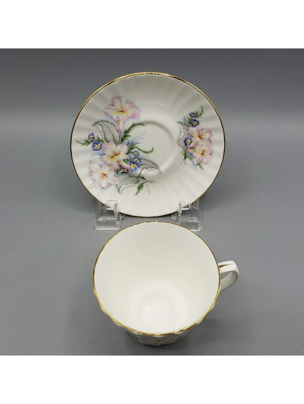Vintage Duchess Teacup & Saucer Trumpet Flower Fine Bone China England Pink